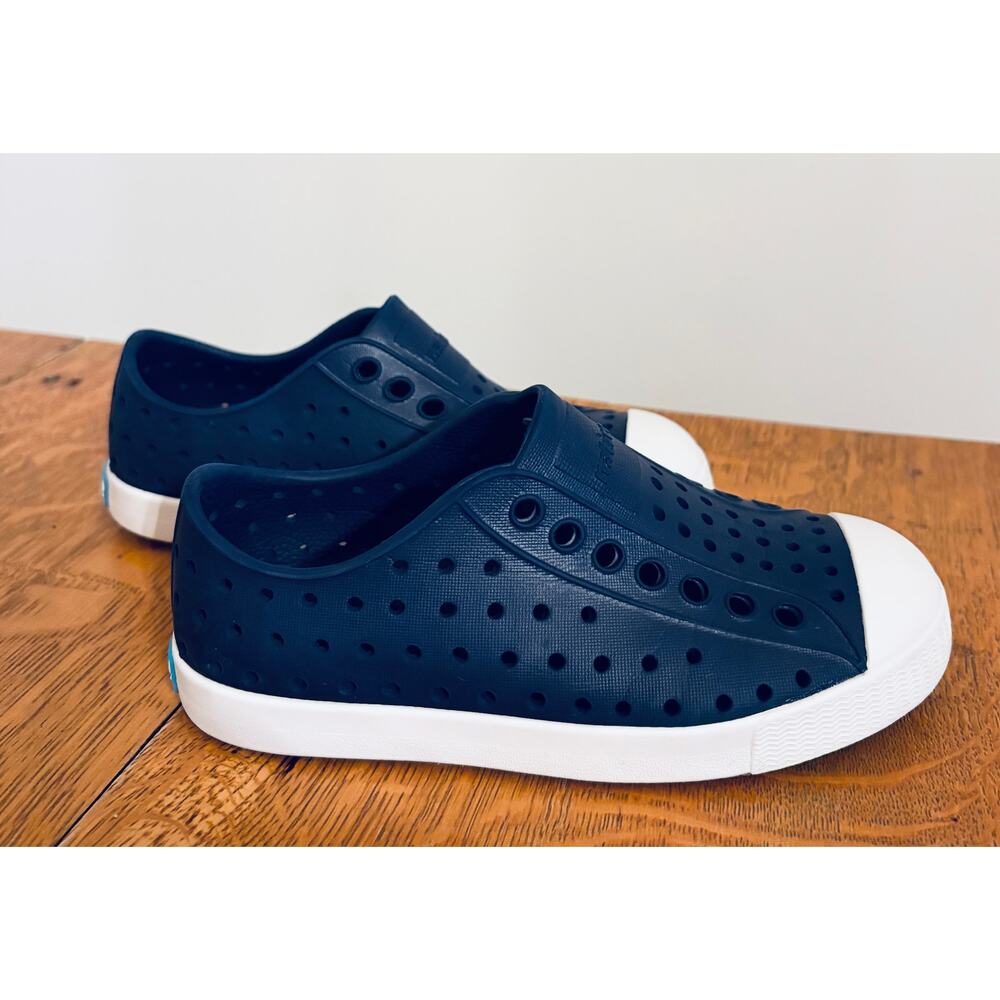 Native Jefferson Shoes, Navy Blue, Size C10